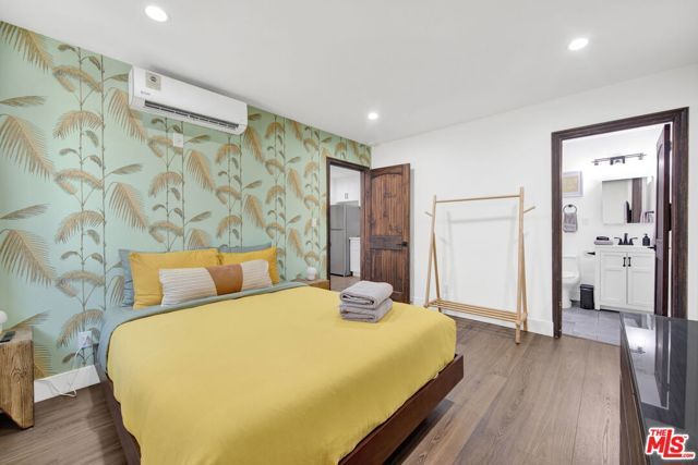 1607 W 85th Street, Los Angeles, CA 90047