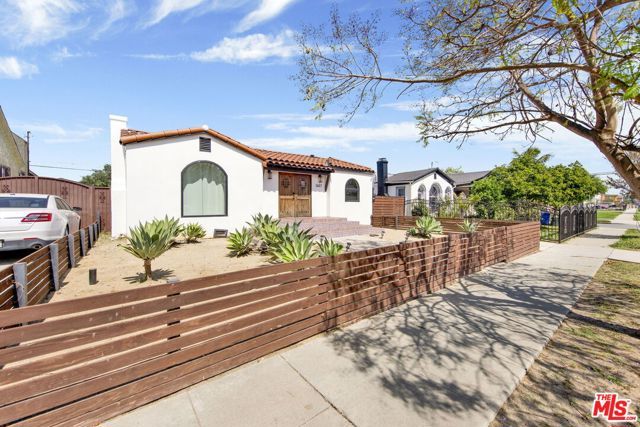 1607 W 85th Street, Los Angeles, CA 90047