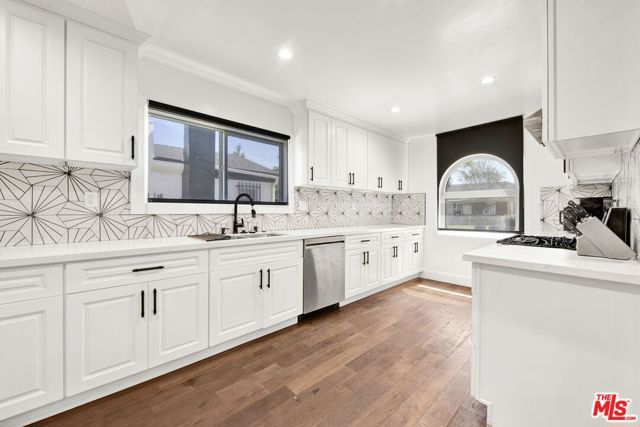 1607 W 85th Street, Los Angeles, CA 90047