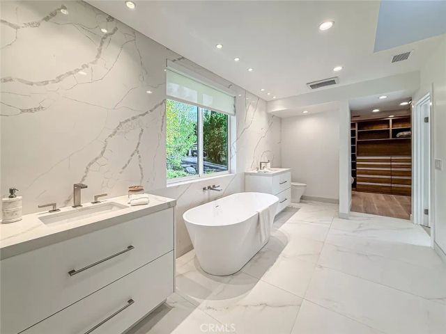 4266 Louise Avenue, Encino, CA 91316
