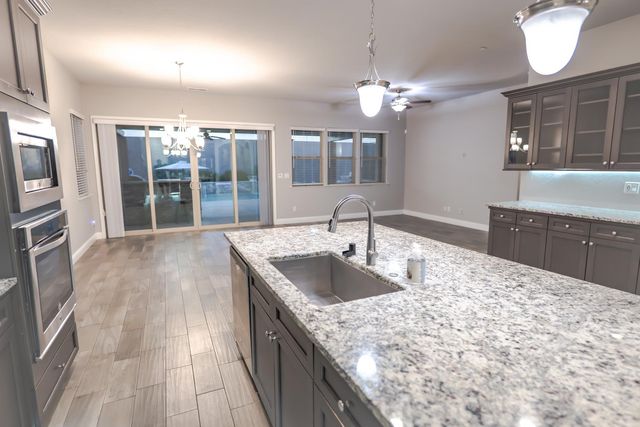 6638 W Kadota Avenue, Fresno, CA 93723