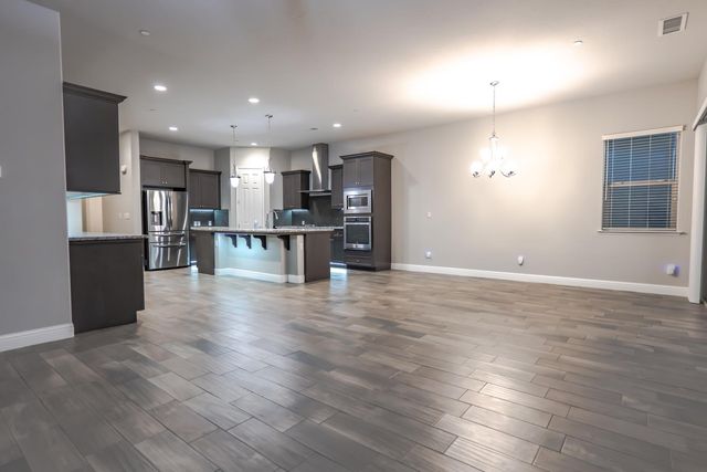 6638 W Kadota Avenue, Fresno, CA 93723