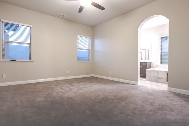 6638 W Kadota Avenue, Fresno, CA 93723