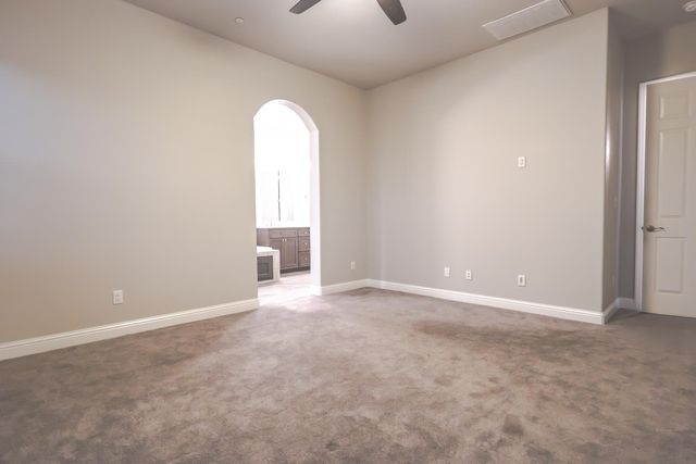 6638 W Kadota Avenue, Fresno, CA 93723