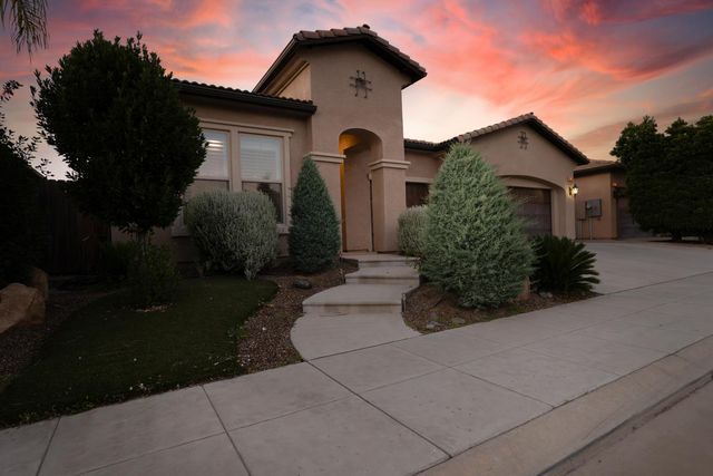 6638 W Kadota Avenue, Fresno, CA 93723