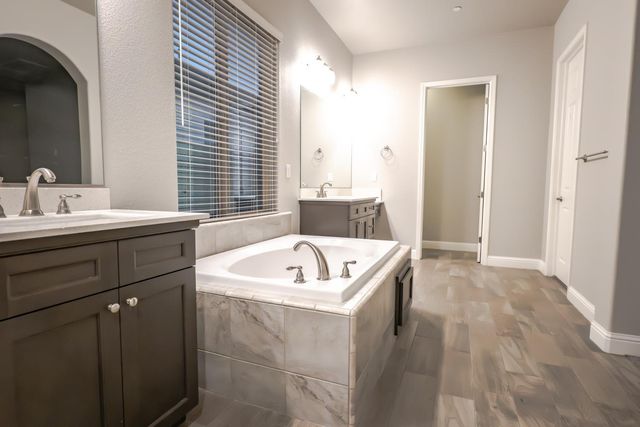 6638 W Kadota Avenue, Fresno, CA 93723