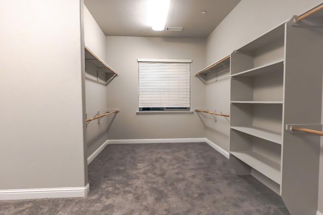 6638 W Kadota Avenue, Fresno, CA 93723