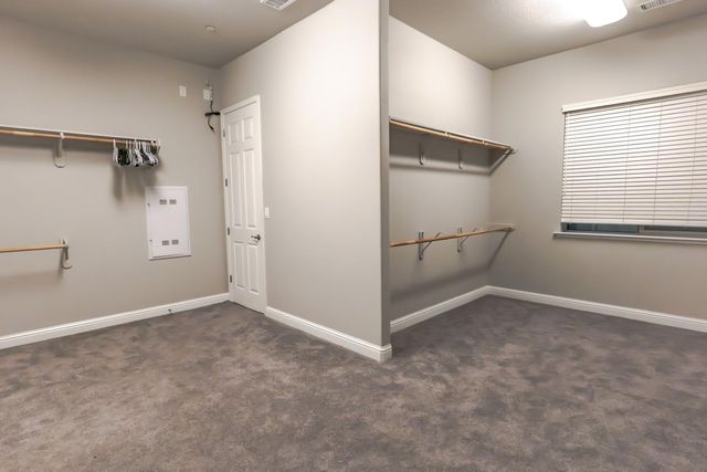 6638 W Kadota Avenue, Fresno, CA 93723
