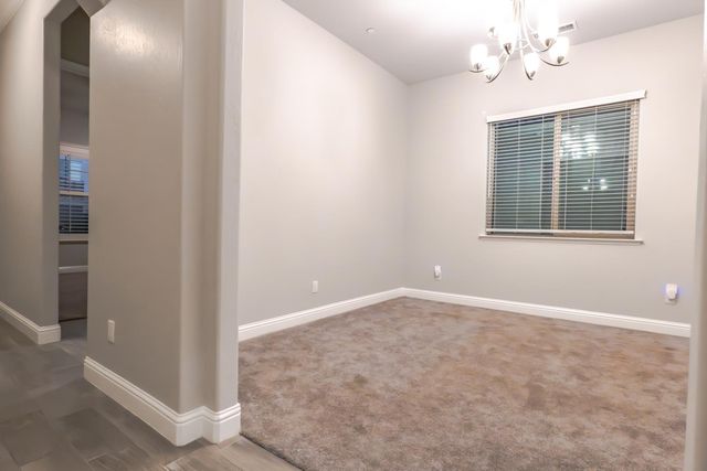 6638 W Kadota Avenue, Fresno, CA 93723