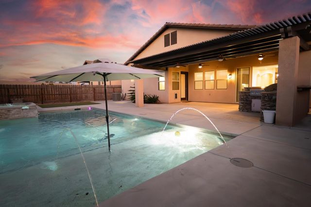 6638 W Kadota Avenue, Fresno, CA 93723