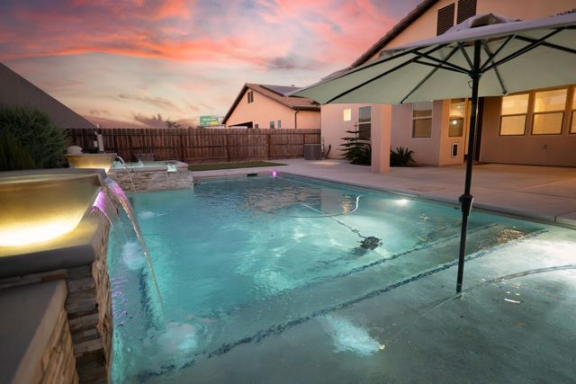 6638 W Kadota Avenue, Fresno, CA 93723