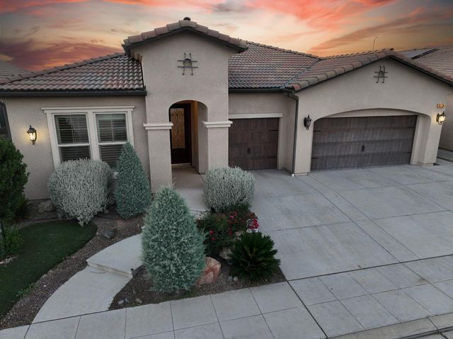 6638 W Kadota Avenue, Fresno, CA 93723