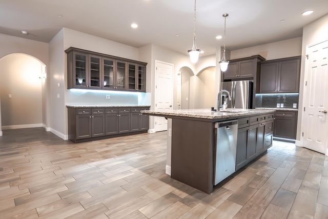 6638 W Kadota Avenue, Fresno, CA 93723