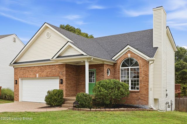 223 Washington Cir, La Grange, KY 40031