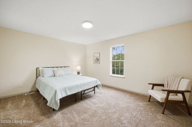 223 Washington Cir, La Grange, KY 40031