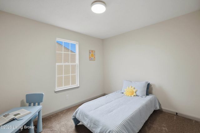 223 Washington Cir, La Grange, KY 40031
