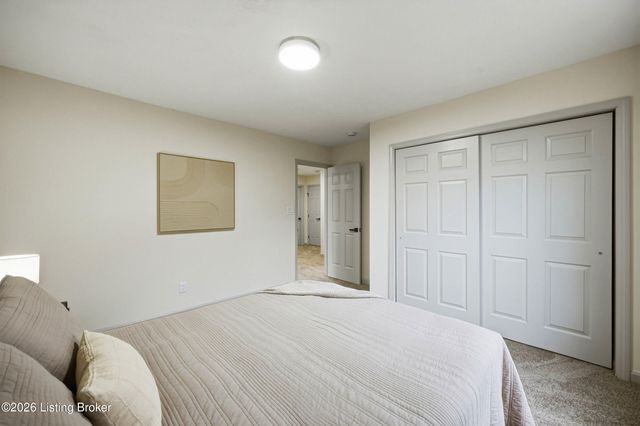 223 Washington Cir, La Grange, KY 40031