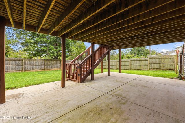 223 Washington Cir, La Grange, KY 40031