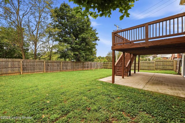 223 Washington Cir, La Grange, KY 40031