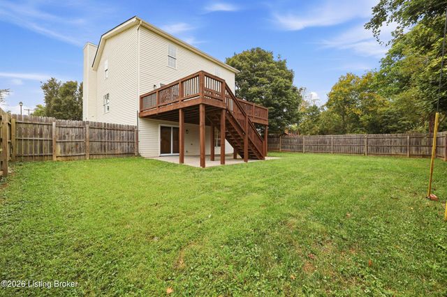 223 Washington Cir, La Grange, KY 40031