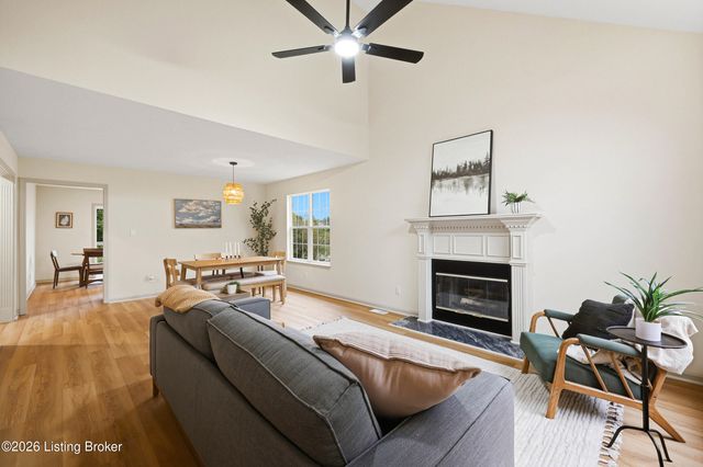 223 Washington Cir, La Grange, KY 40031