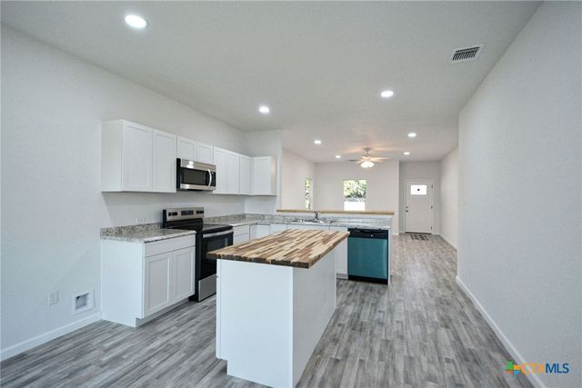 1234 Clearcreek Drive, Canyon Lake, TX 78133