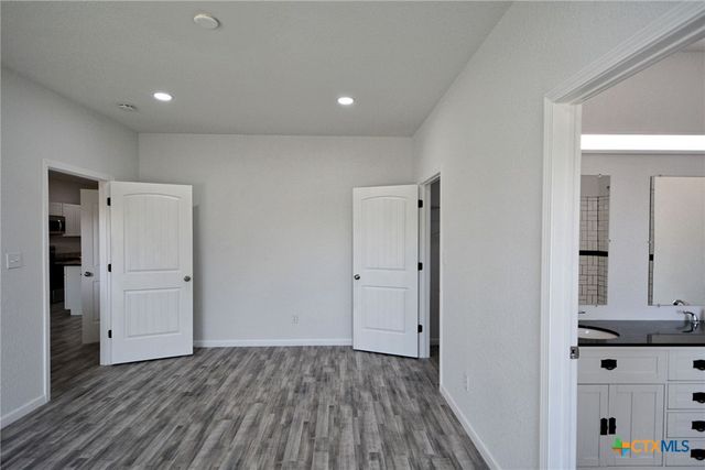 1234 Clearcreek Drive, Canyon Lake, TX 78133