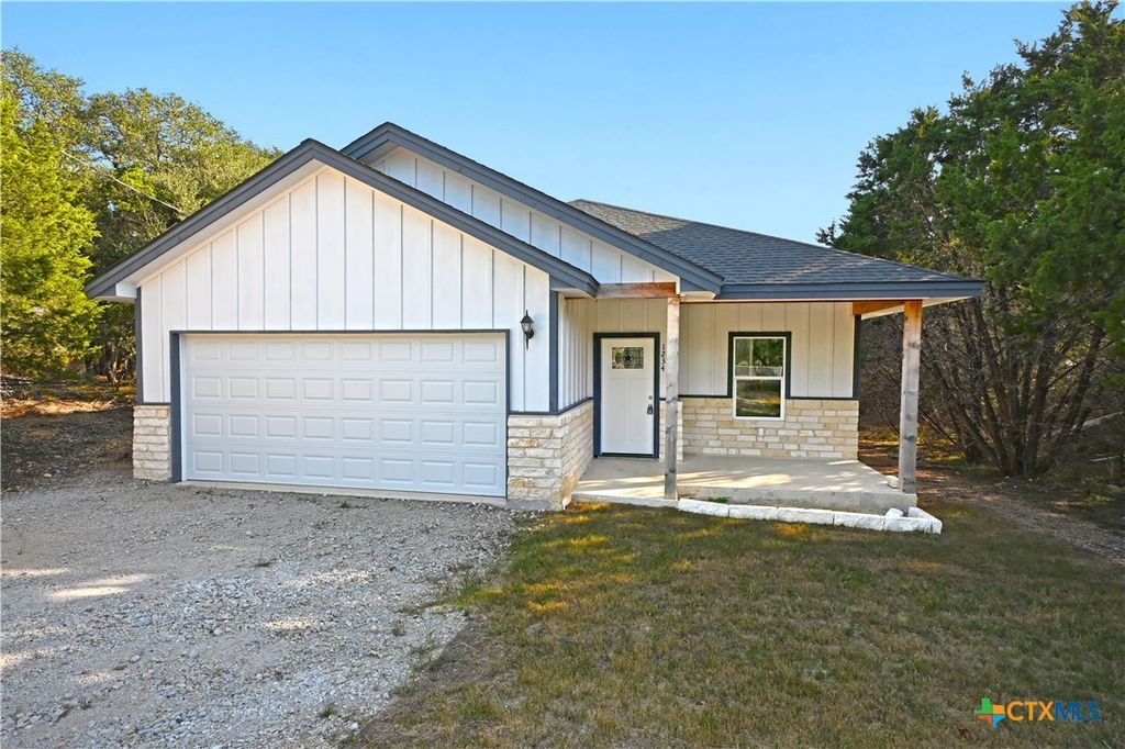 1234 Clearcreek Drive, Canyon Lake, TX 78133