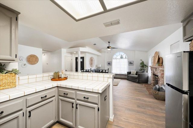 15 Sierra Mesa Ct, Auburn, CA 95603