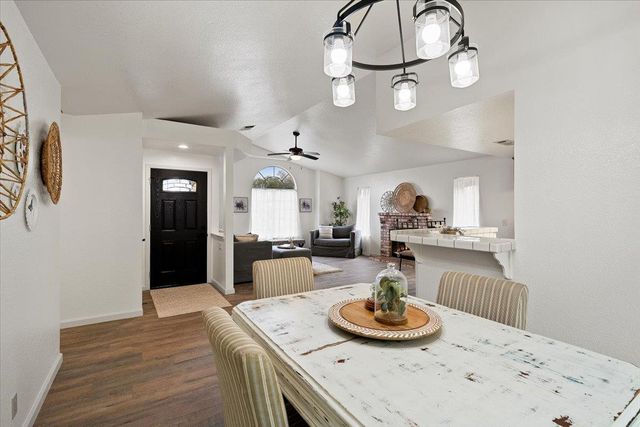 15 Sierra Mesa Ct, Auburn, CA 95603