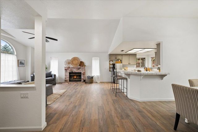 15 Sierra Mesa Ct, Auburn, CA 95603