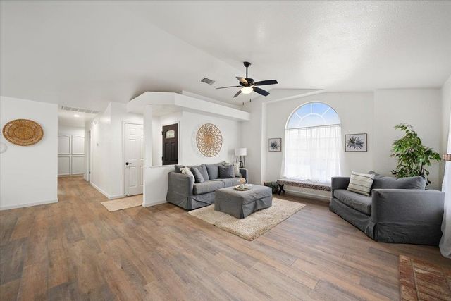 15 Sierra Mesa Ct, Auburn, CA 95603