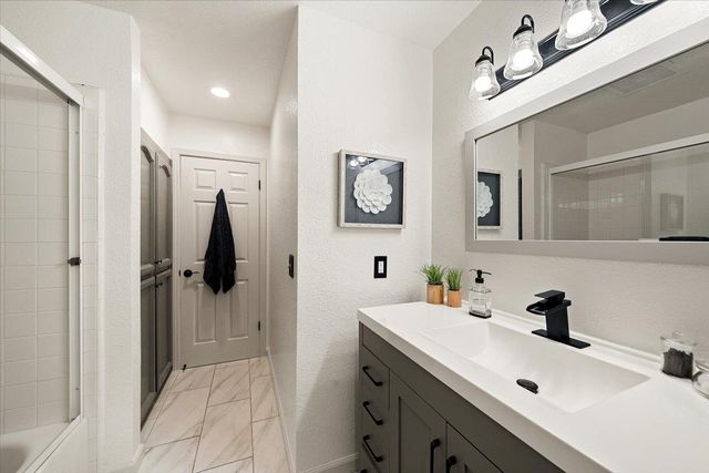 15 Sierra Mesa Ct, Auburn, CA 95603