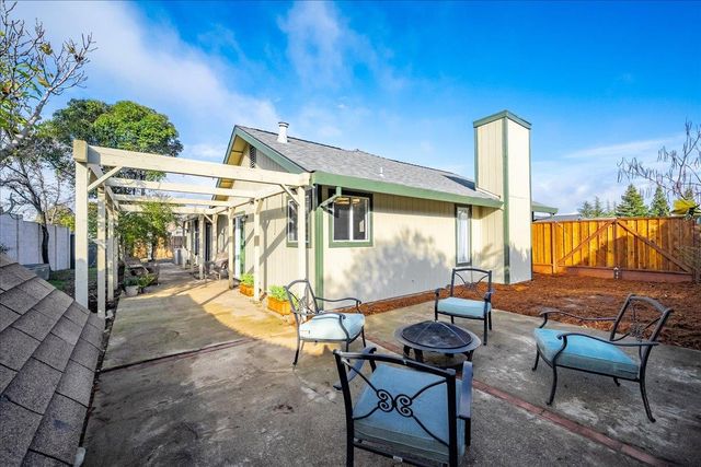 15 Sierra Mesa Ct, Auburn, CA 95603