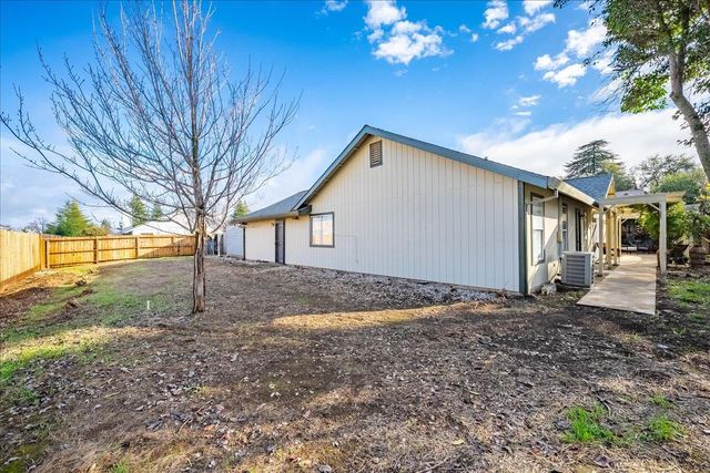 15 Sierra Mesa Ct, Auburn, CA 95603