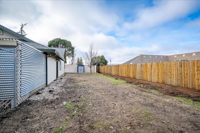 15 Sierra Mesa Ct, Auburn, CA 95603