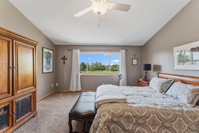2810 White Eagle Drive, Woodbury, MN 55129