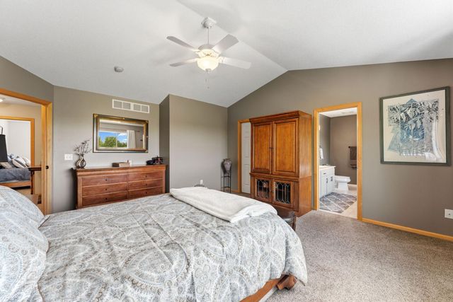 2810 White Eagle Drive, Woodbury, MN 55129