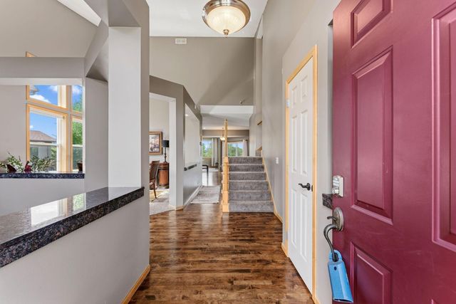 2810 White Eagle Drive, Woodbury, MN 55129