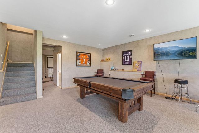 2810 White Eagle Drive, Woodbury, MN 55129