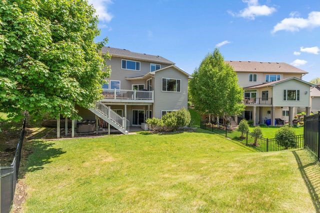 2810 White Eagle Drive, Woodbury, MN 55129