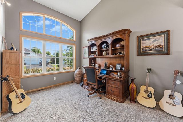 2810 White Eagle Drive, Woodbury, MN 55129