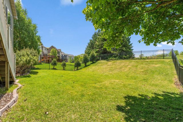 2810 White Eagle Drive, Woodbury, MN 55129