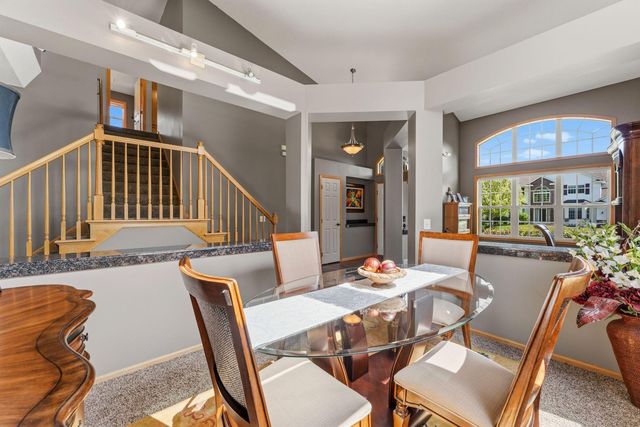 2810 White Eagle Drive, Woodbury, MN 55129
