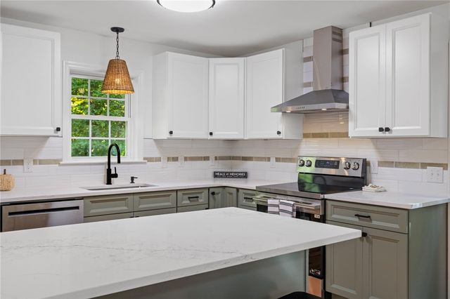 474 Sawmill Road, Glocester, RI 02857