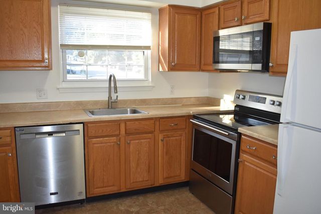 1604 SHENANDOAH CT, Allentown, PA 18104