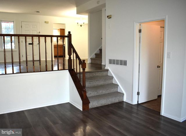1604 SHENANDOAH CT, Allentown, PA 18104