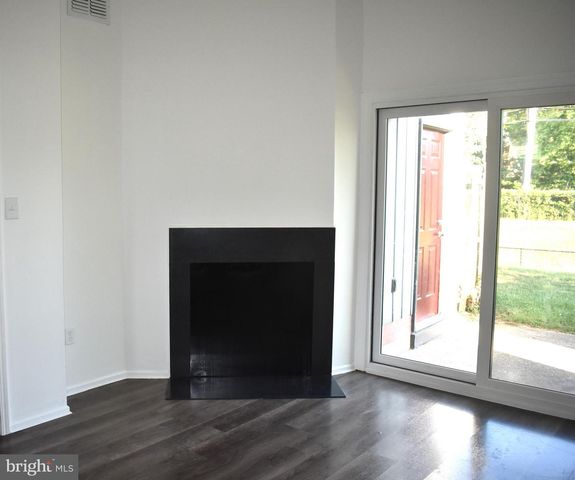 1604 SHENANDOAH CT, Allentown, PA 18104