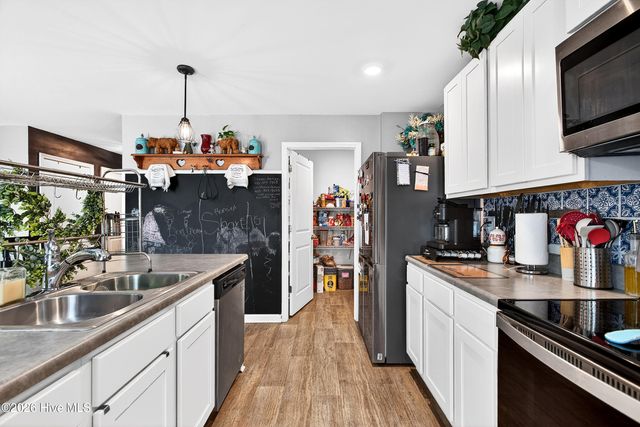 1139 Carteret Manor Drive, Jacksonville, NC 28546