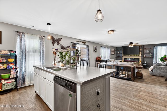 1139 Carteret Manor Drive, Jacksonville, NC 28546